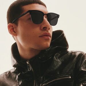 Quay EVASIVE Polarized Black/gold Unisex Sunglasses NWT